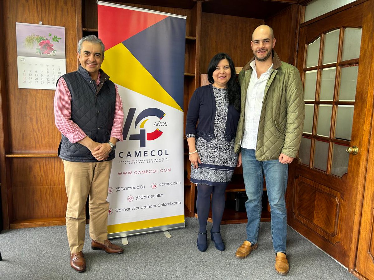 🇪🇨🤝🇨🇴 Recibimos en CAMECOL a #TomásBradford y #JoséLuisMorejón de <a href="/hotelescosmos/">Hoteles Cosmos</a> . Se presentó la gestión de la Cámara y se acordó avanzar en una alianza para tarifas preferenciales a afiliados. ¡Les mantendremos informados! 🏨
#AccionesCAMECOL #AlianzasEstratégicas