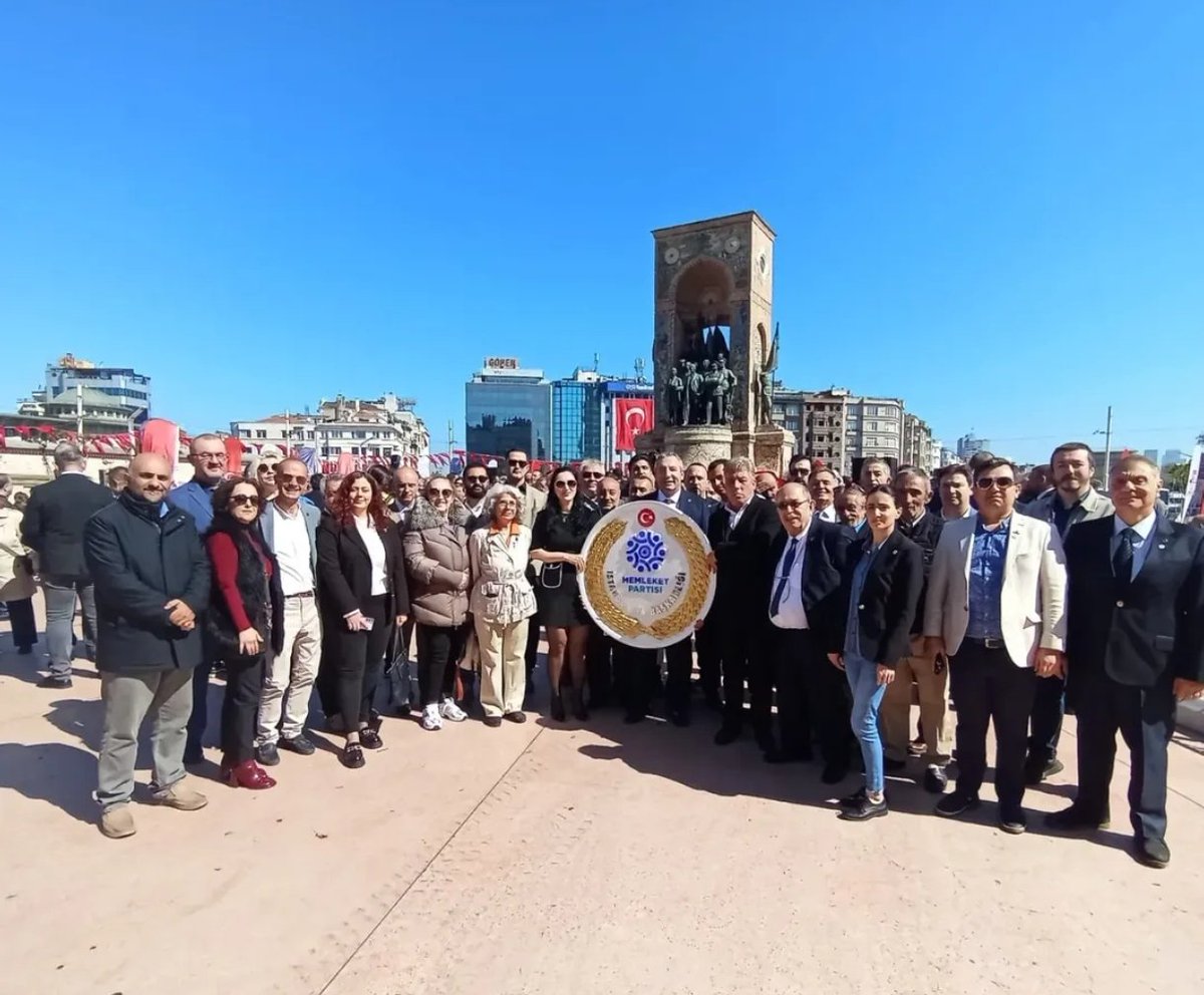 Mustafa Keleş (@mustafakeles_34) on Twitter photo Bu gün Taksim Meydanında düzenlenen 19 Mayıs Atatürk'ü anma gençlik ve Spor Bayramı törenine İstanbul il Başkanımız Reşat Şahin Öztürk le birlikte il ve ilçe yöneticileri olarak iştirak ettik 🇹🇷
<a href="/MemleketimParti/">Memleket Partisi</a> <a href="/mp34istanbul/">Memleket Partisi İstanbul</a> Bu gün Taksim Meydanında düzenlenen 19 Mayıs Atatürk'ü anma gençlik ve Spor Bayramı törenine İstanbul il Başkanımız Reşat Şahin Öztürk le birlikte il ve ilçe yöneticileri olarak iştirak ettik 🇹🇷
<a href="/MemleketimParti/">Memleket Partisi</a> <a href="/mp34istanbul/">Memleket Partisi İstanbul</a>