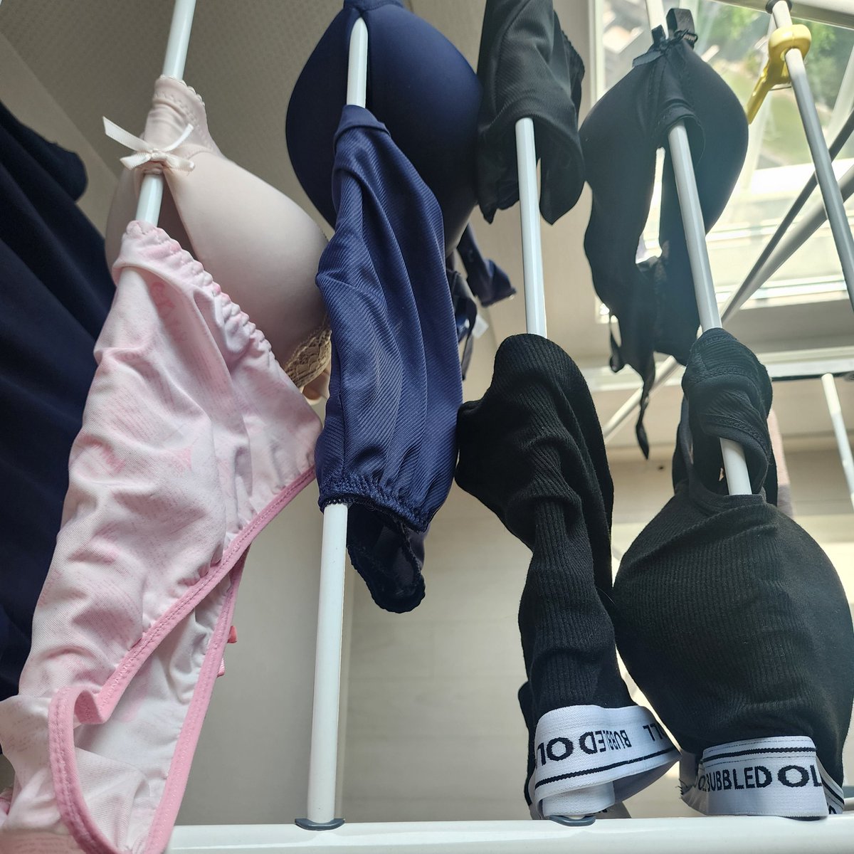 담에는 어떤 속옷을 입고 나가서 또 티를 내어 볼까낭 ㅋㅋ