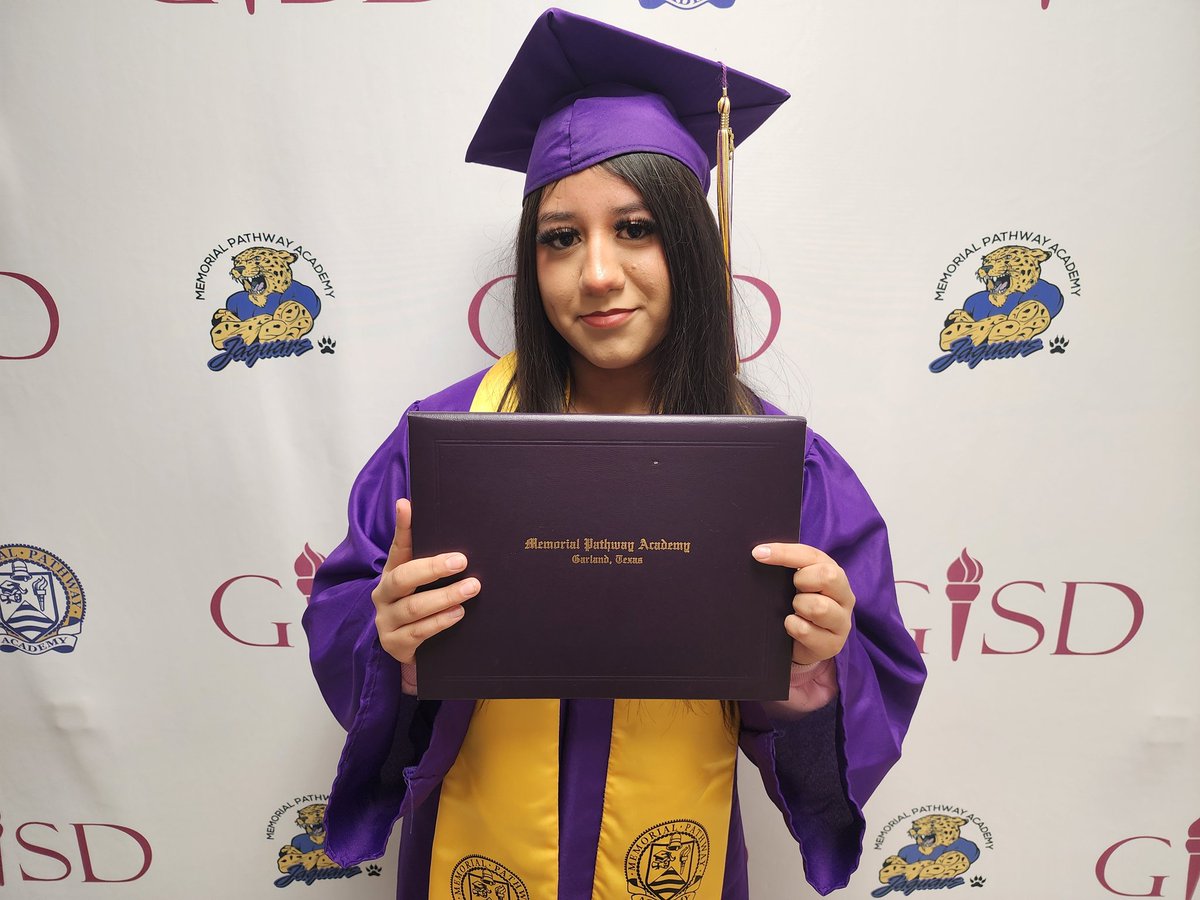 MPA_GOJAGUARS's tweet photo. #MPAJAGS
presents our proud graduate, 
JATZIRY VELA
We are so proud of you. Keep being a role model in your community, with your family and at MPA! #LIVEYOURDREAMS #GRADUATE #LIGHTYOURFIRE #OVERCOMEOBSTACLES #GANAS #GOCONQUER https://t.co/OxfL78lT4l