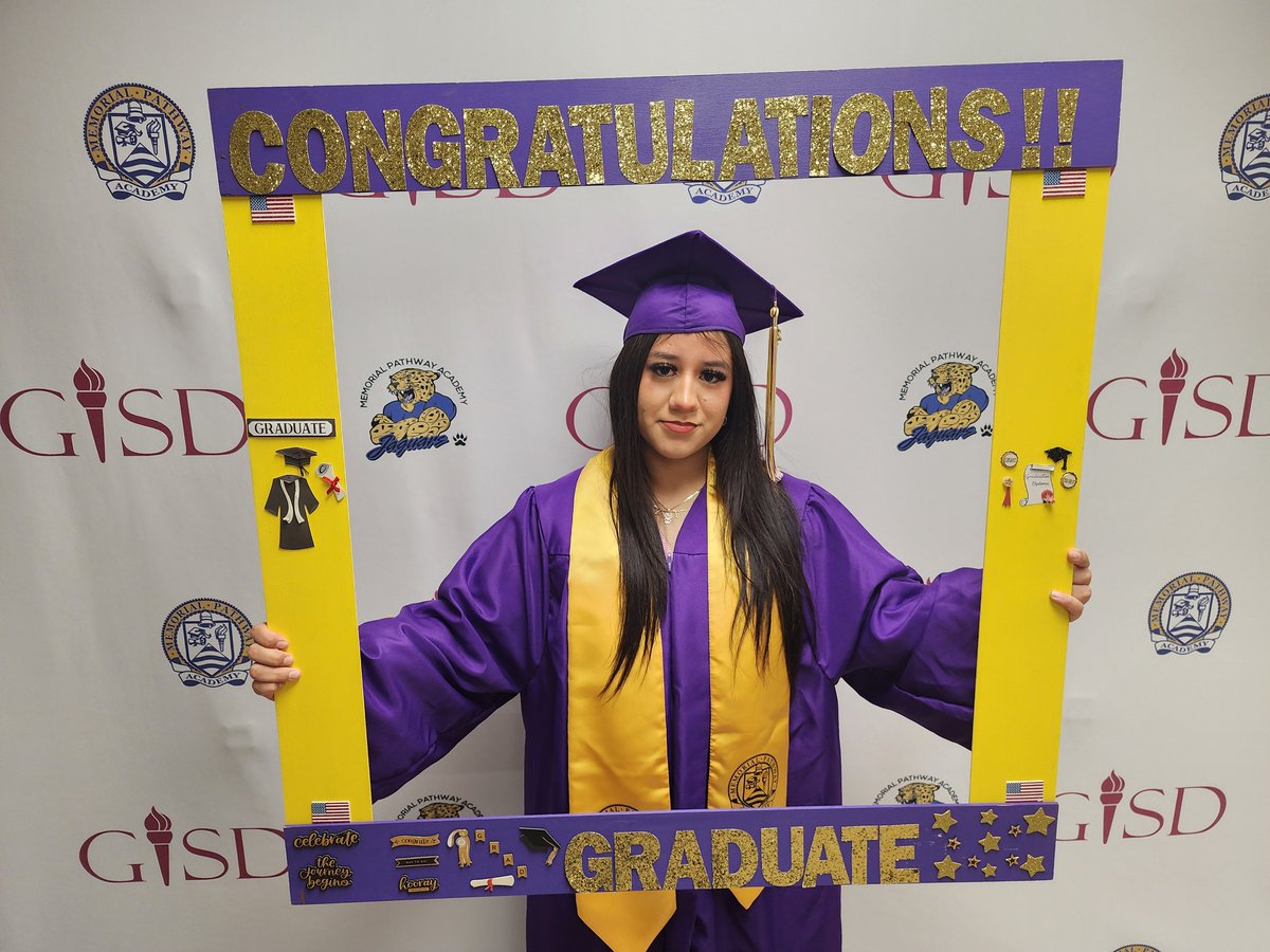 MPA_GOJAGUARS's tweet photo. #MPAJAGS
presents our proud graduate, 
JATZIRY VELA
We are so proud of you. Keep being a role model in your community, with your family and at MPA! #LIVEYOURDREAMS #GRADUATE #LIGHTYOURFIRE #OVERCOMEOBSTACLES #GANAS #GOCONQUER https://t.co/OxfL78lT4l