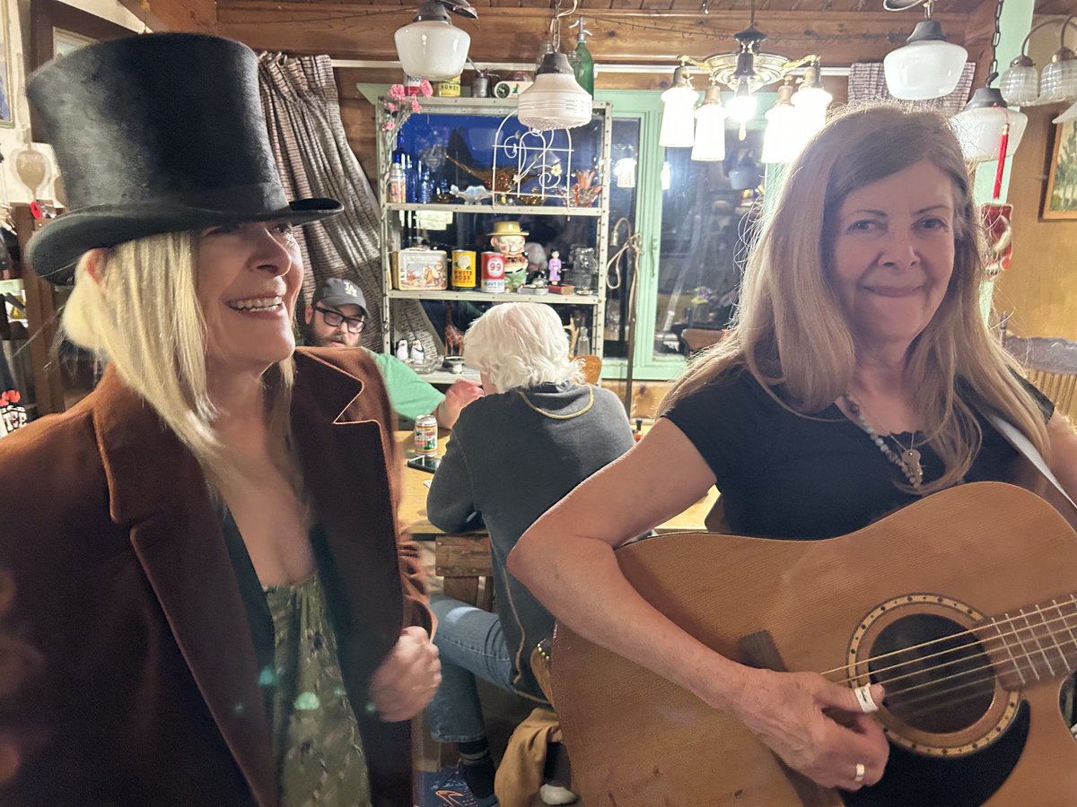 Crockatteer's tweet image. #MayLong in Sask. The annual gathering of the aging rabblerousers from ⁦@usask⁩. Not to be missed.