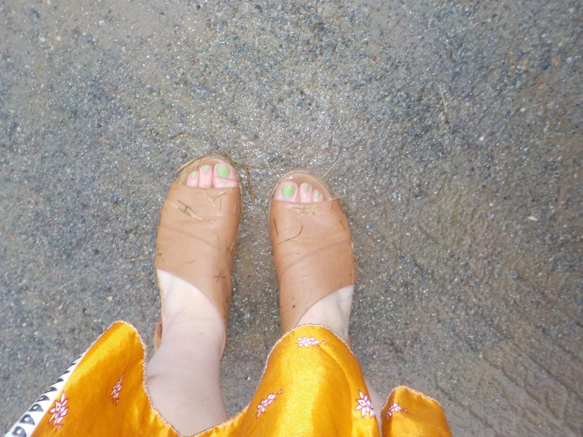 My dirty feet after doing a photo shoot in the rain…you deserve to be stepped on with my dirty fucking feet