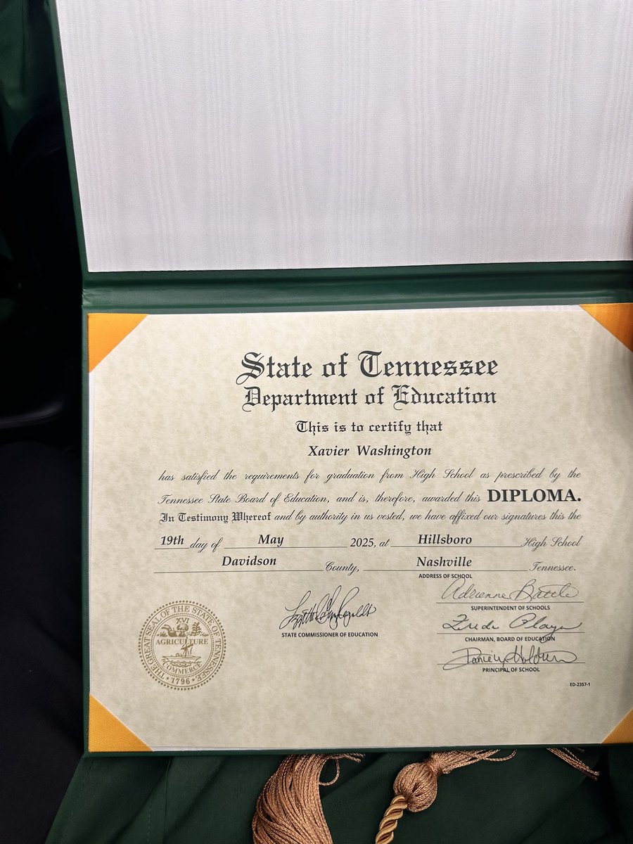 Officially Graduated 🎓🎓