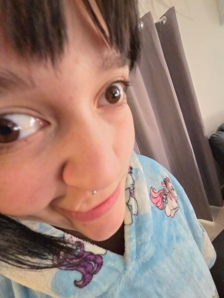 1 or 2 chat i cant decide 🥺