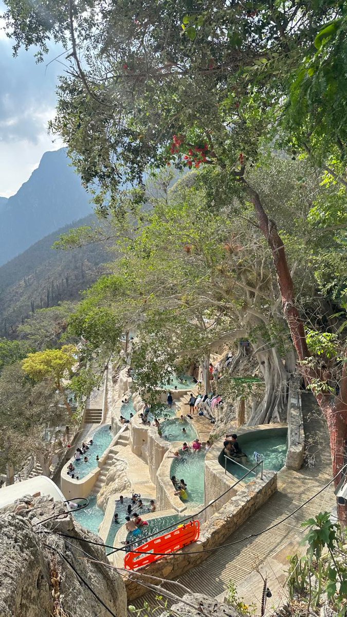 moncada_valy's tweet photo. Queria compartirles mi visita a las grutas de tolantongo, estuve un poco desconectada y dandome tiempo de calidad💕🏞🌵 https://t.co/BkamUVMgCq