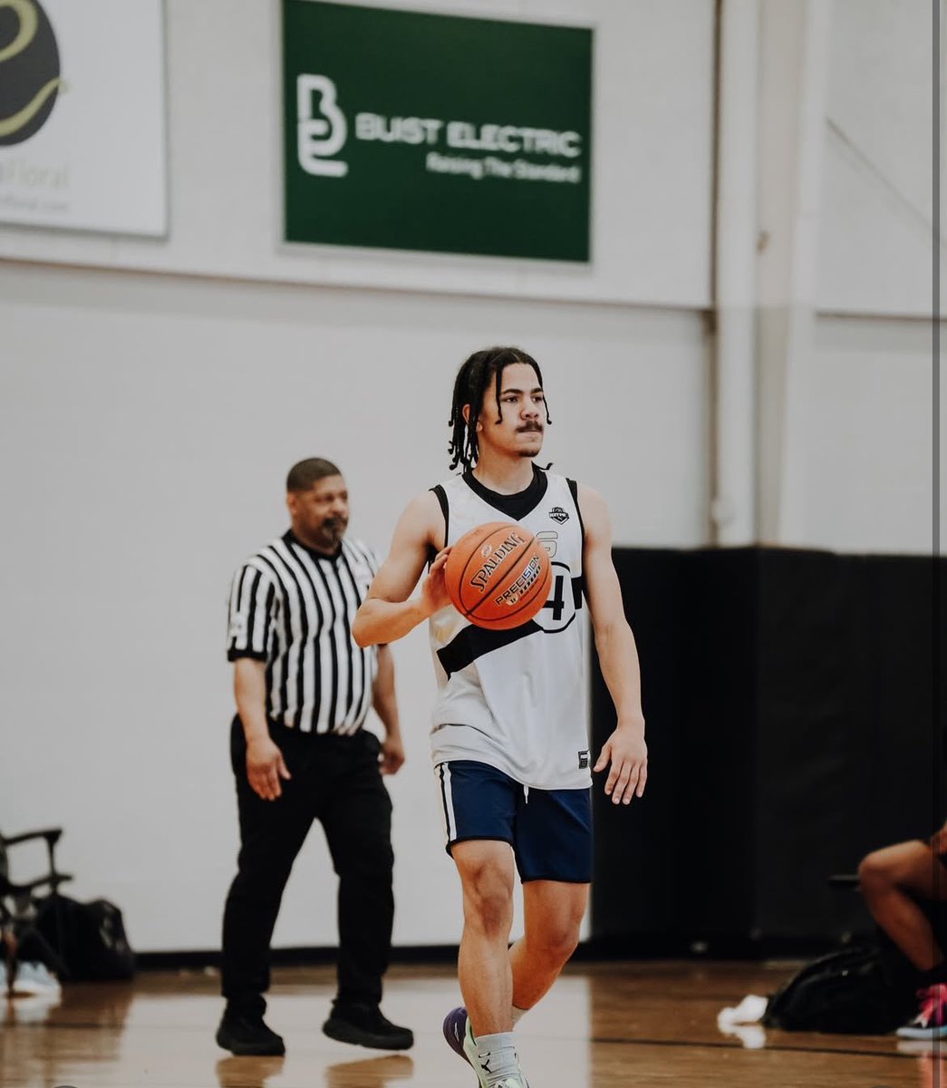 <a href="/Avery_Collins_2/">Avery</a>. This young stud was a man on fire this weekend  at  the hoop group spring Jamfest, where he averaged 24.5 points a game.  But he was cookin to the turn of 40pts in a  81-49 blowout win  against asa select.  He rained down 8 triple but his offensive arsenal was