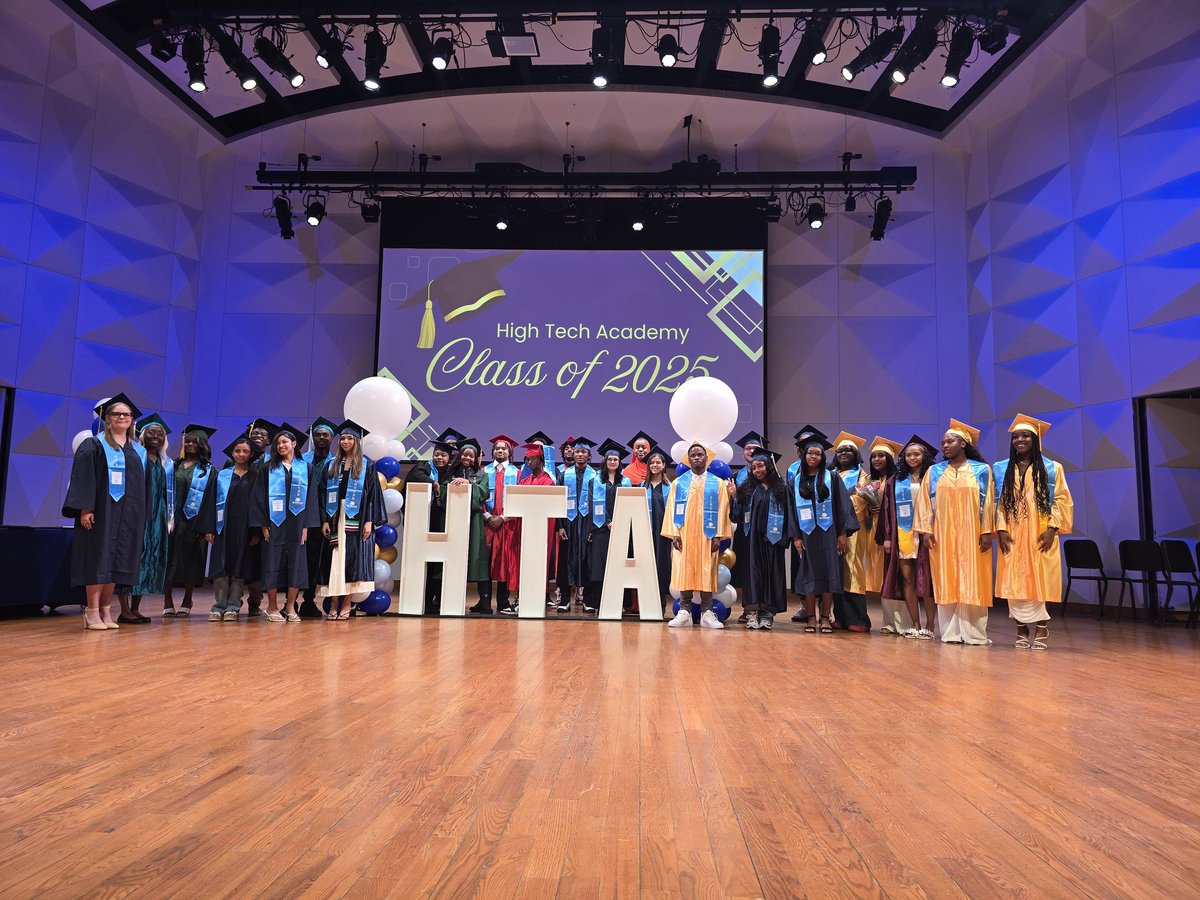 DrWarrenMorgan's tweet image. 🎵 It's the most wonderful time of the year 🎵 The @CLEMetroSchools 2025 graduation season began this evening with High Tech Academy. Some scholars earned their @TriCedu Associates degree and HS diploma at the same time! Congrats, graduates! #ProudCEO #CMSD