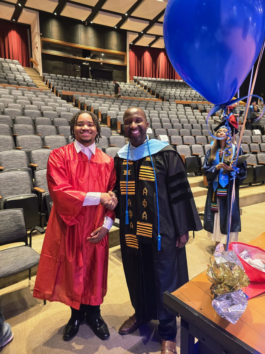 DrWarrenMorgan's tweet image. 🎵 It's the most wonderful time of the year 🎵 The @CLEMetroSchools 2025 graduation season began this evening with High Tech Academy. Some scholars earned their @TriCedu Associates degree and HS diploma at the same time! Congrats, graduates! #ProudCEO #CMSD