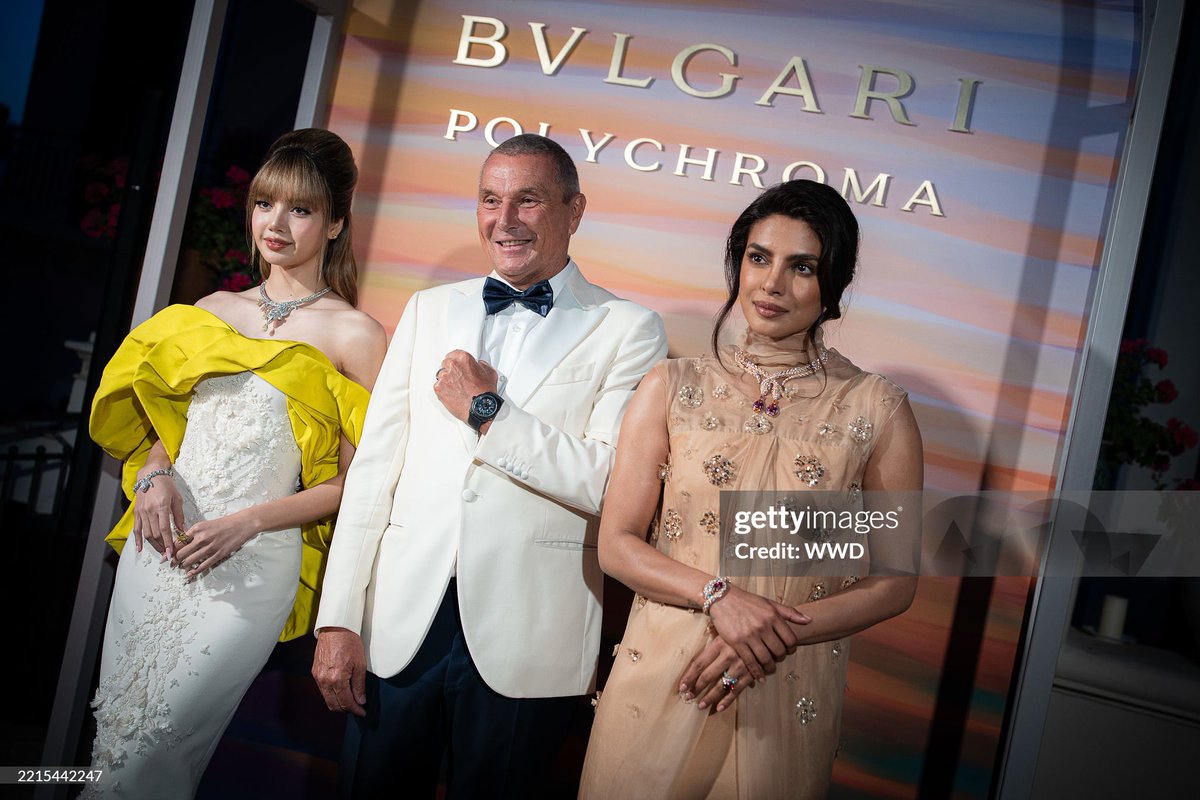 BlackpinkAmeric's tweet photo. Lisa ,Priyanka Chopra and  Jean-Christophe Babin in the Bvlgari Polychroma event.

#LISA #KPOP #BLACKPINK #BvlgariPolychroma #Bvlgari https://t.co/zfKp5EPlEO
