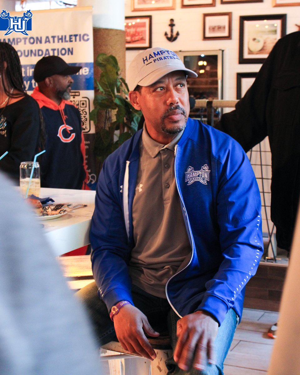 The Coaches Caravan kicked off in Chicago with a bang! Thanks to everyone who came out to meet the coaches. Next stop: Atlanta! ⚓️💙

#WeAreHamptonU #HUCC25