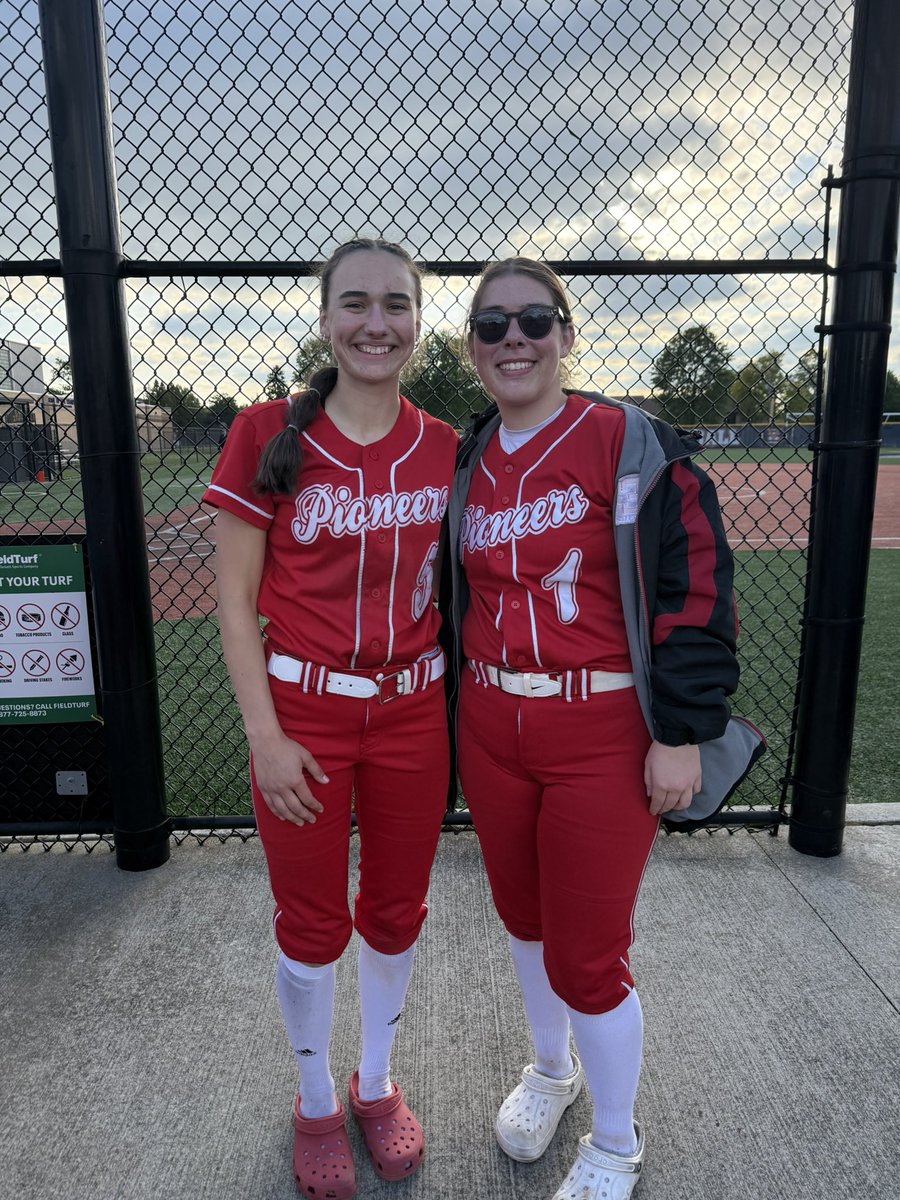 Last Highschool softball game… it’s been a fun ride! Off to college!@Morgan_palos05 <a href="/pitaalberto/">Alberto Pita</a> <a href="/ElyriaAthletics/">Elyria Athletics</a> <a href="/softballelyria/">Elyria High Softball</a> 1&amp;5 out!❤️🥎