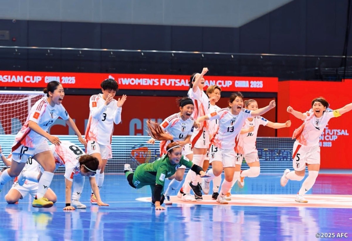 papi0131's tweet photo. 💫🎌🏆ASIA CHAMPION 🏆🎌💫
たくさんの応援ありがとうございました！
Muchísimas gracias por todo vuestro apoyo!
#WACFutsal2025
#jfa #daihyo #nadeshiko #夢への勇気を
#フットサル #フットサル日本女子代表 https://t.co/JfUxPgHykm
