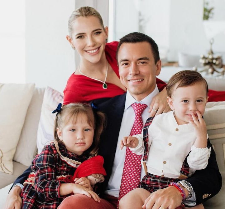 Levanta la mano ✋🏼 si estás de acuerdo con la familia tradicional de hombre, mujer e hijos.