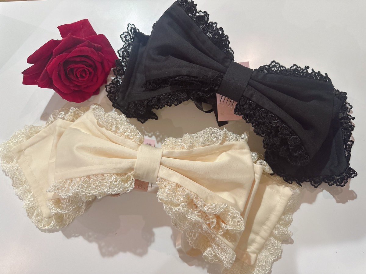 MetamorphoseEng's tweet photo. 🎀Recommended Item🎀
Lace Ribbon Bow Headdress
https://t.co/xhhg7qZpuz
colors: Red, Antique White, Black/Black
You can make the bow in a shape you like with the inside wire💗
#headbow #lolitabow
#metamorphose #mtdf #Lolitafashion https://t.co/ll1Z4rPj38