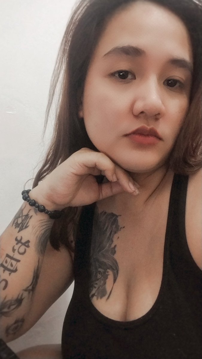 GoddessMeg0120's tweet photo. You disgust me. $end me, peasant! 💵💵💵

Miss Goth Mommy Domme Goddess Cash Cow Pig Findom Money Worship Filipina  #goddessmeg https://t.co/44EV1BurW4