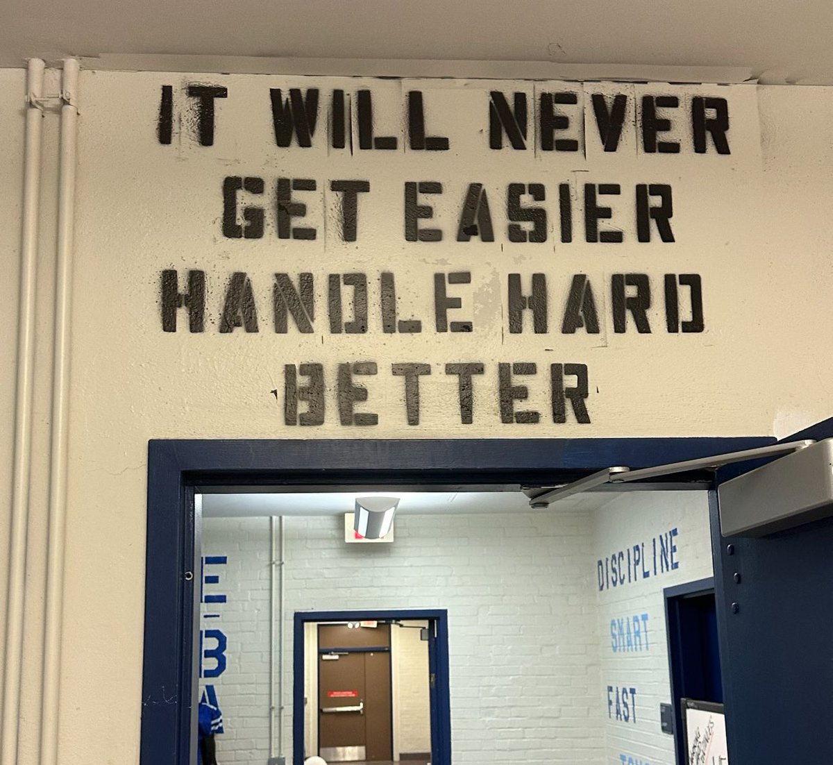 𝗜𝗧 𝗪𝗜𝗟𝗟 𝗡𝗘𝗩𝗘𝗥 𝗚𝗘𝗧 𝗘𝗔𝗦𝗜𝗘𝗥
𝗛𝗔𝗡𝗗𝗟𝗘 𝗧𝗛𝗘 𝗛𝗔𝗥𝗗 𝗕𝗘𝗧𝗧𝗘𝗥