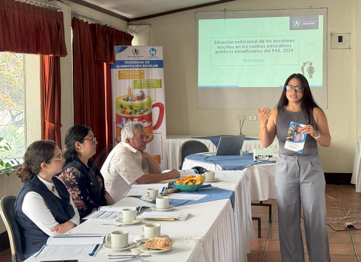 Dideducxela's tweet photo. #DIDEDUCQuetzaltenango #DIGEFOCE
Socializan Informe sobre la "Situación Nutricional de los estudiantes inscritos en los centros educativos públicos que han sido beneficiados con el programa de alimentación escolar durante el ciclo 2024". https://t.co/X2hmMfwaoP