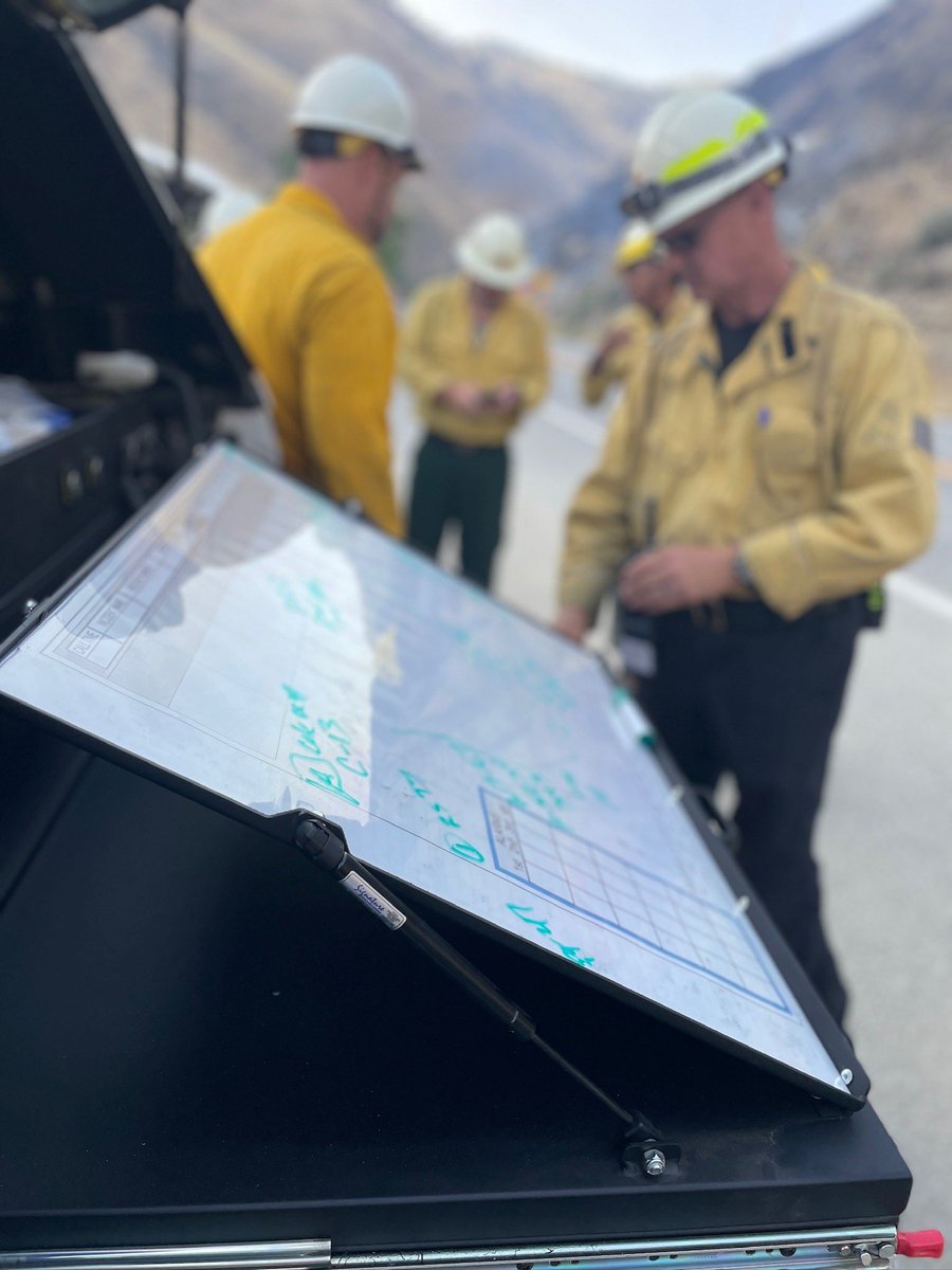 sequoiaforest's tweet photo. Democrat Fire
5/19/2025 UPDATE

Acreage - 1,000
Containment - 30%

For official incident updates visit: https://t.co/3nJnqu09KC https://t.co/tdJPqtDh3m