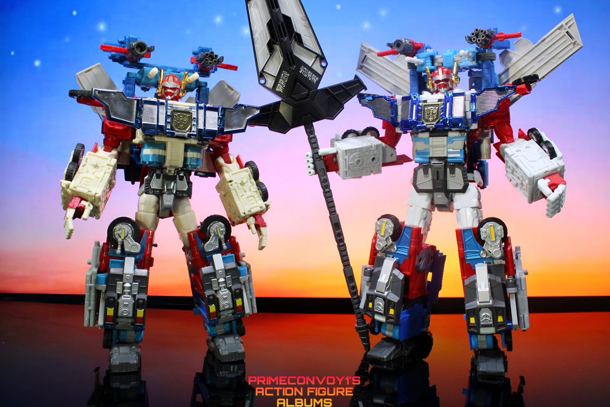primeconvoy1's tweet photo. Omega Prime 2001 &amp; Omega Prime 2025

#Transformers #OptimusPrime #optimus #fireconvoy #ultramagnus #omegaprime #autobots #toyphotography #actionfigures #hasbro #hasbropulse #haslab #takaratomy https://t.co/ZcyWIf4reO