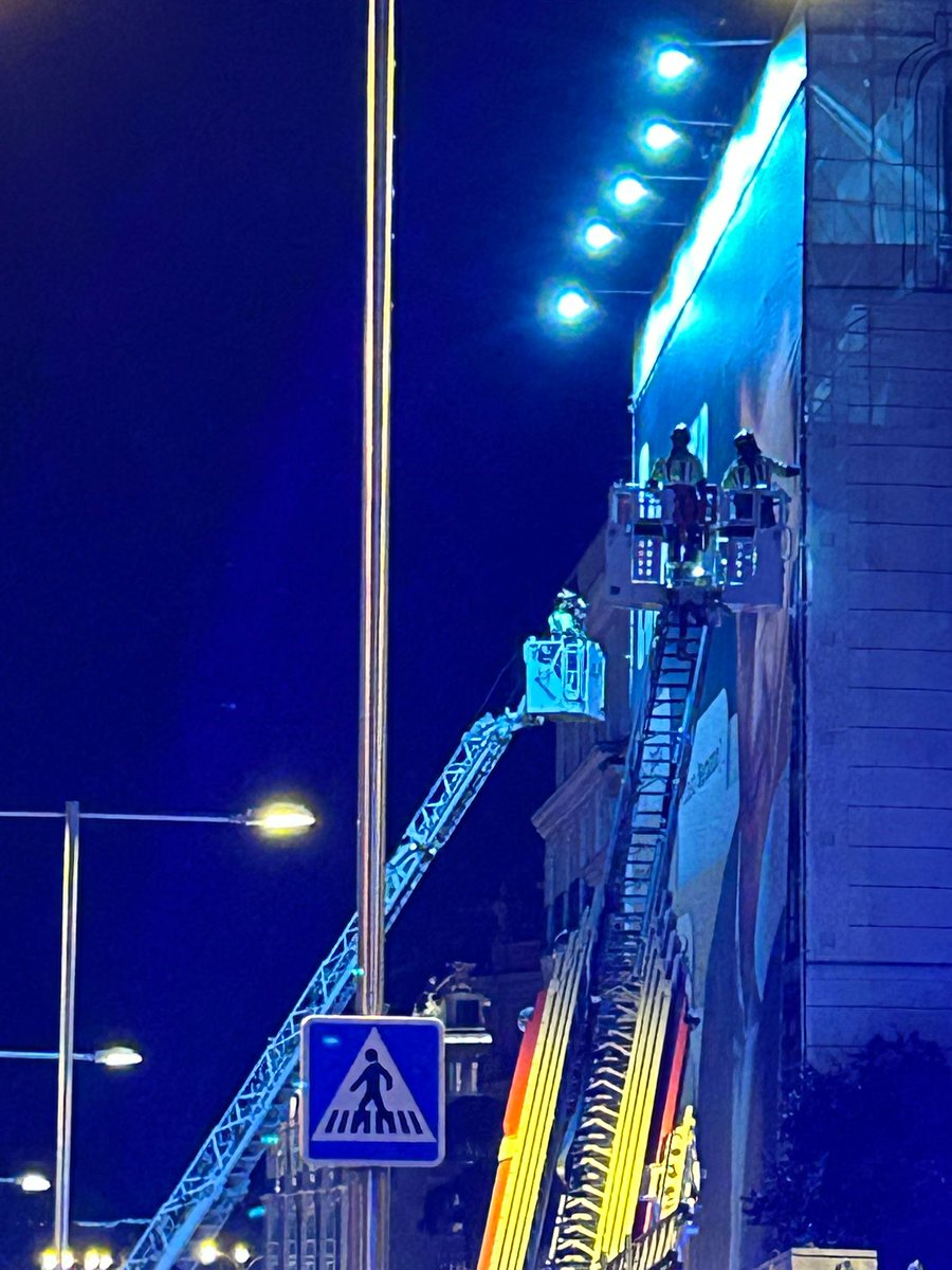 "Bomberos" es Trending Topic

Lo de este Gobierno es surrealista

Tranquilidad, que esto no va a quedar así