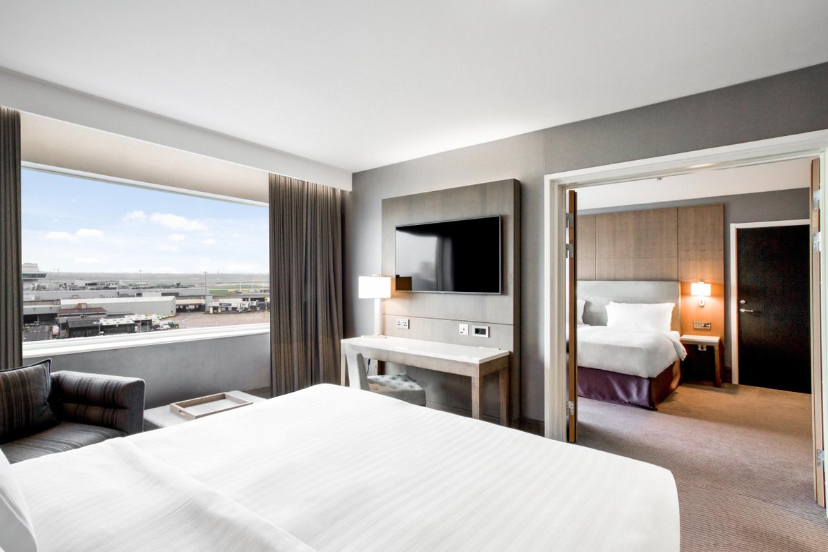 Stay with zero carbon impact. Manchester’s first Verified Net Zero Hotel uses 100% renewable energy, low-carbon-menus, and minimal waste. Read more: s.radisson.com/6019f25cl 
#RadissonHotels #RadissonCares #MoveToZero