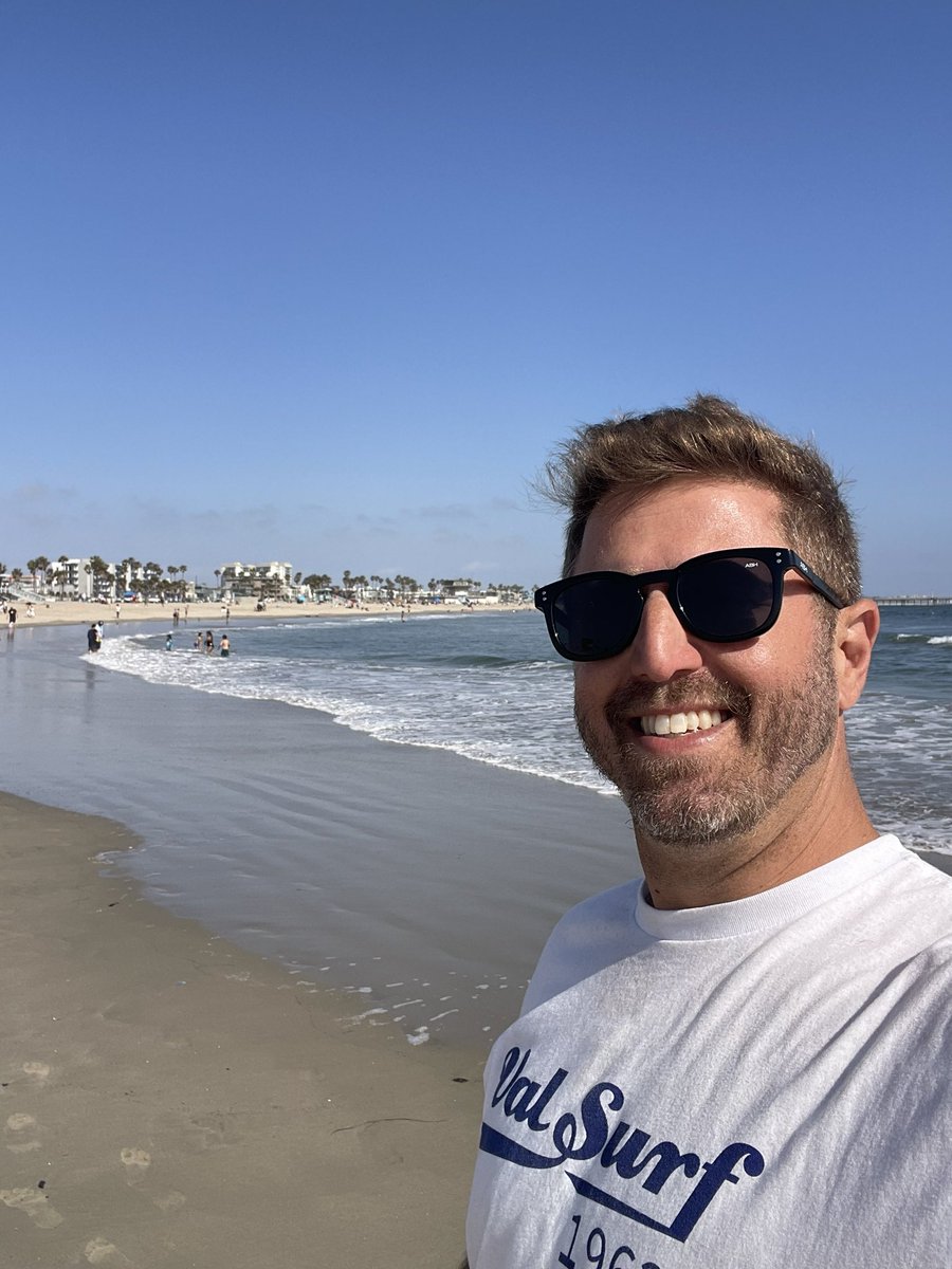 Went to Venice yesterday and was pleasantly surprised at how clean &amp; lively it is in the community. 

Forgot how much I love the boardwalk, Abbott Kinney, the canals, &amp; the skate park. 

Full of gems, truly one of my favorite neighborhoods in L.A.