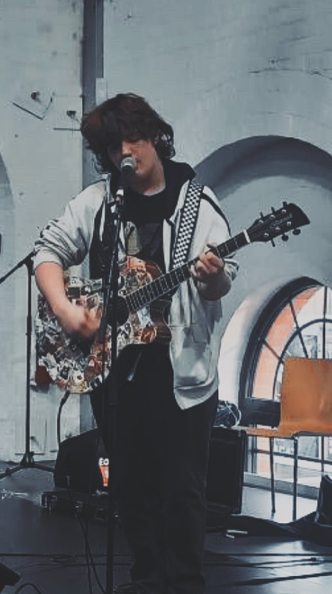 DrawsRocky's tweet photo. First solo gig in a while since november https://t.co/pmp8ruWcvD