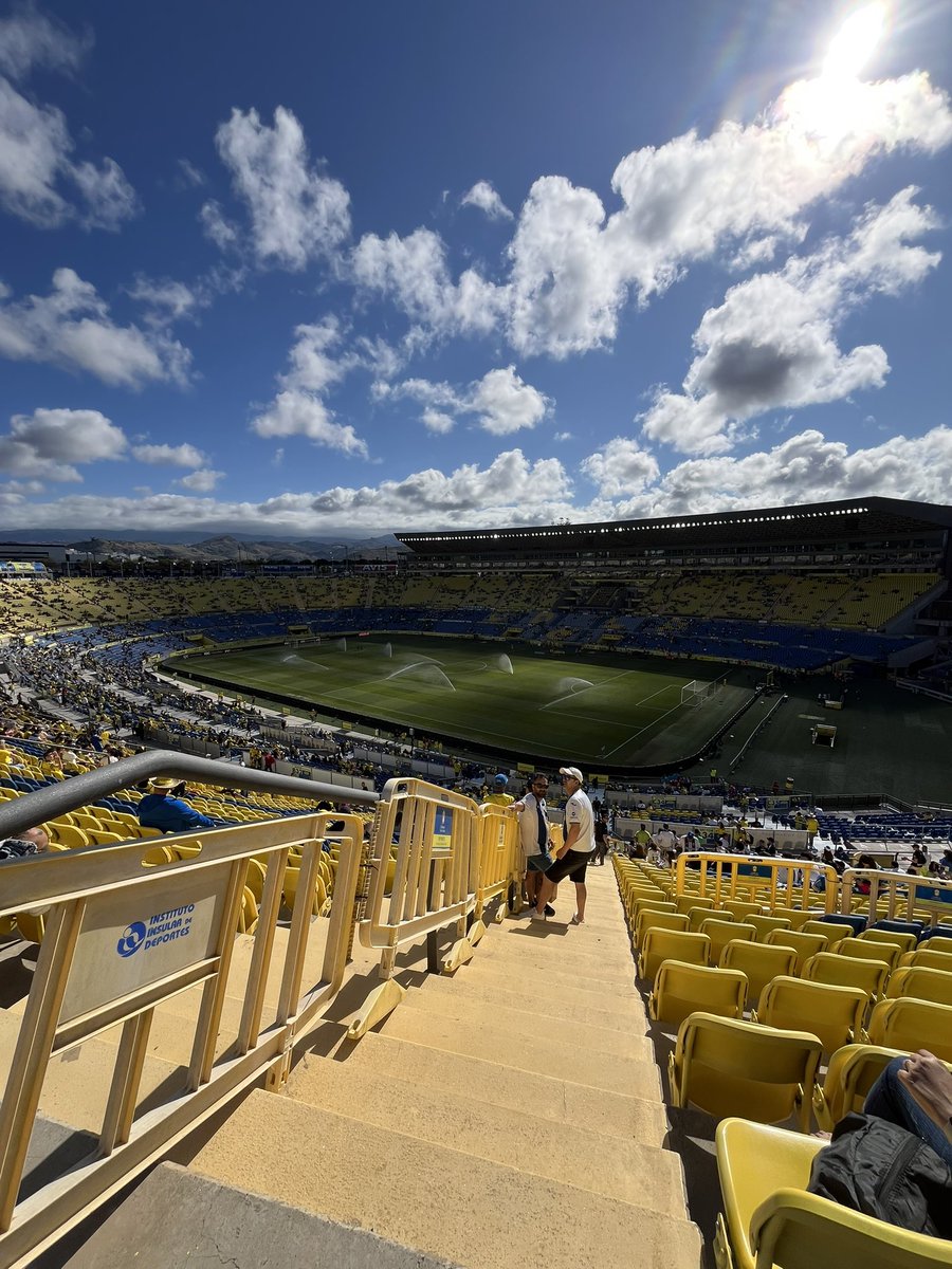 villalbaaa11's tweet photo. Nunca caminarás solo
Siempre @CDLeganes 💙🤍 https://t.co/1b2y5wh8t0