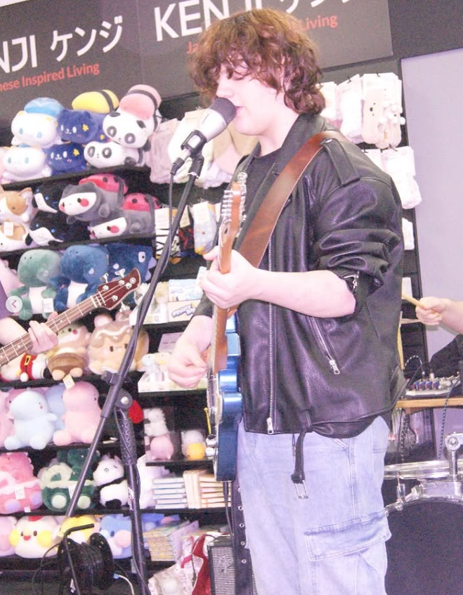 DrawsRocky's tweet photo. The Bitter Boys got to play HMV https://t.co/ZnlYPXJY7o