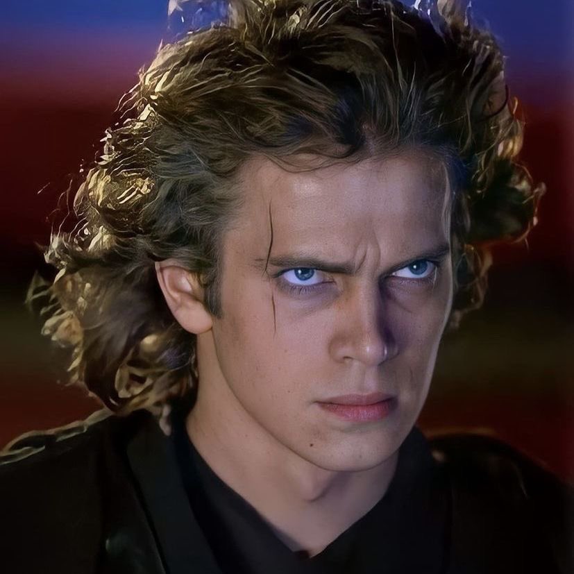 imagina deixar o homem careca sendo que ele entregou o loiro mais famoso dos anos 2000