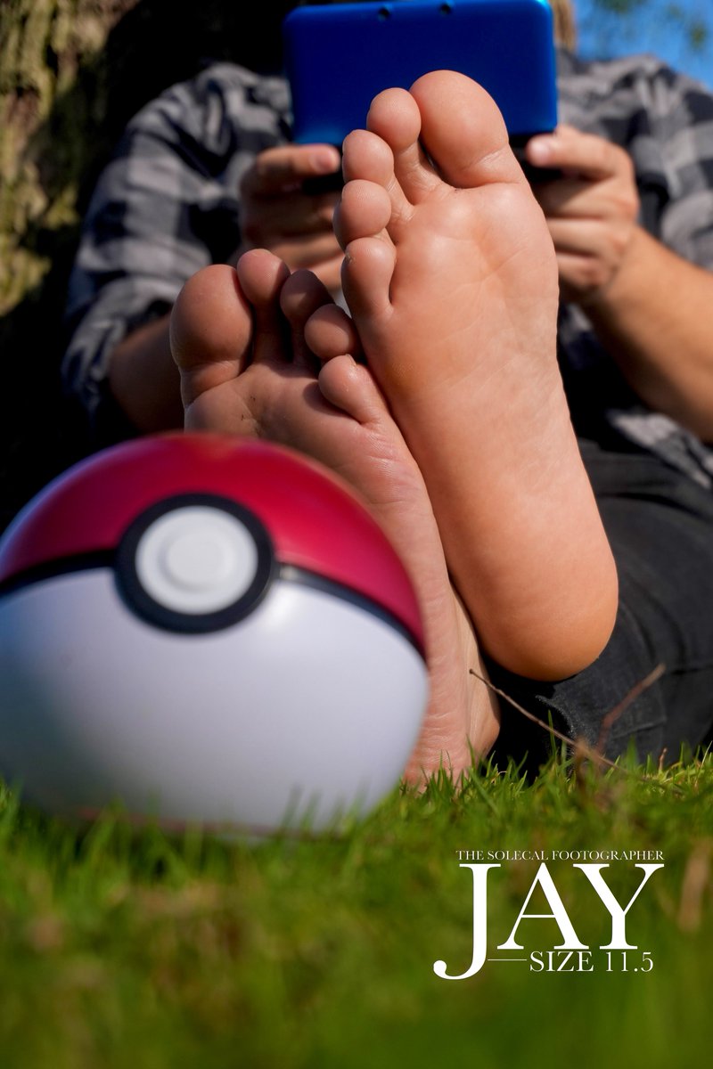 Nothing like taking a good break with a Pokémon game after a long day.
Model: <a href="/bdudeft/">bdudeft</a> 
#feet #photography