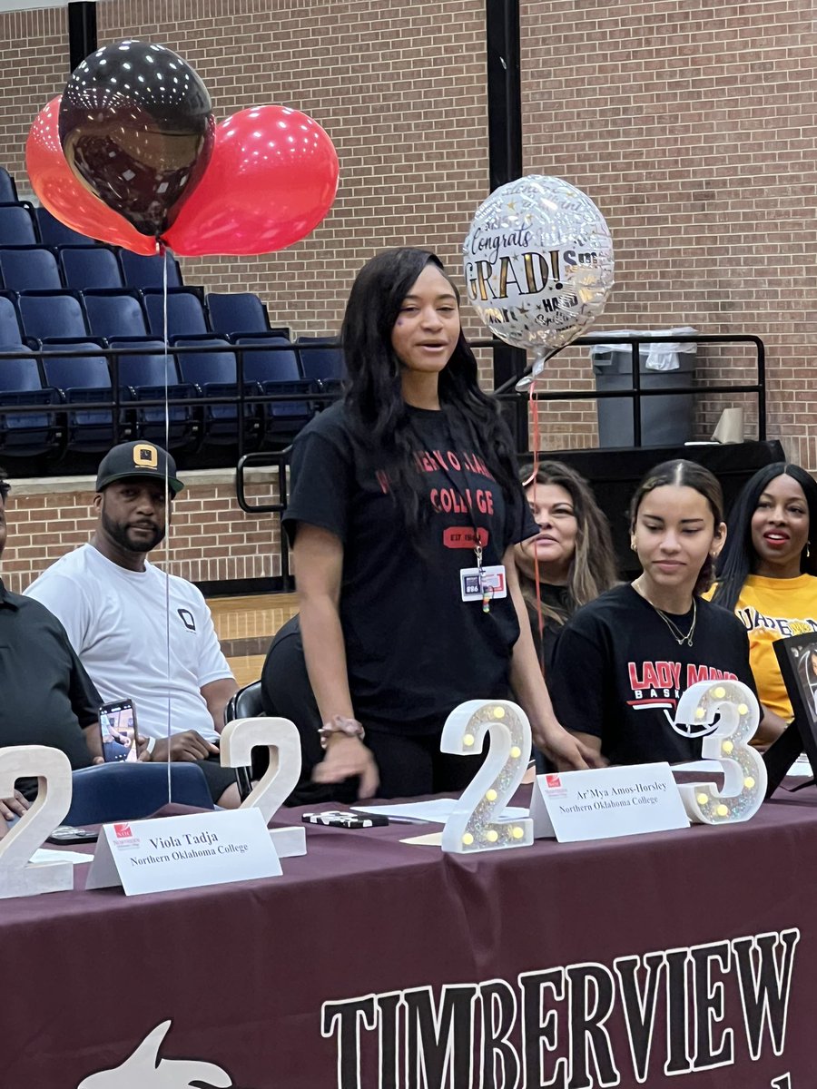 ladywolfbball's tweet photo. One more time for the friends and family…3 more days til graduation!
So happy these seniors were able to celebrate with friends and close family!
Thank You seniors for an amazing year!
#Woldpack #WolvesUp 🐺🖤🩶
@MISDathletics @TimberviewHigh @TViewAthletics https://t.co/k2MdVcnY8A