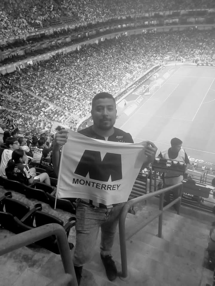 UrielVi13445532's tweet photo. @CodereMX @Rayados Aver si me llega una tio jamás me as regalado una playera jajaja #CodereEsRayado arriba la pandilla https://t.co/FSD8hP6zaH