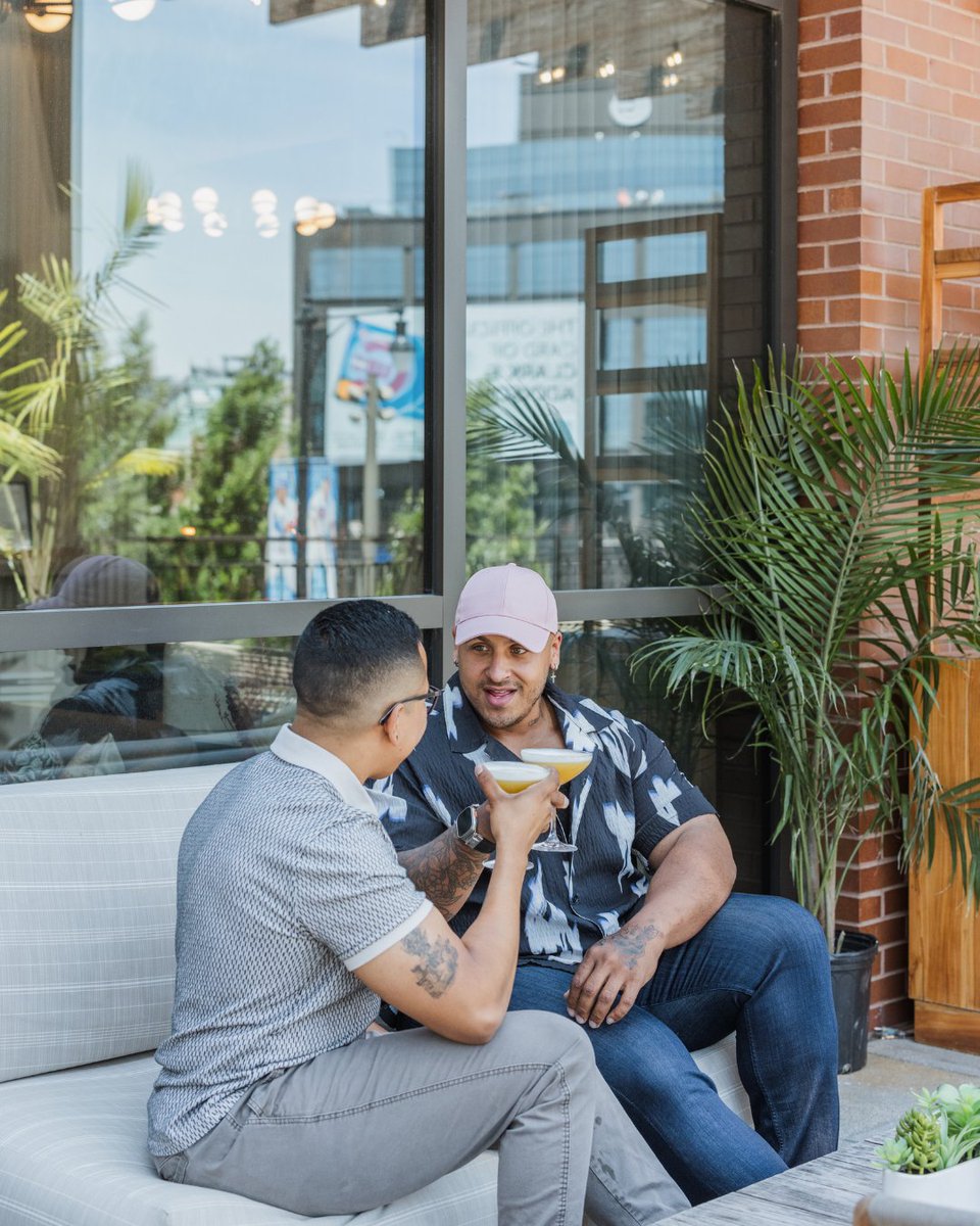 #HotelZachary is the place for fun Memorial Day Weekend programming!

🥂 Bubbles &amp; Beats at #AlmaHotelZachary on Friday, 5/23
🎶 A @DawesTheBand concert at <a href="/GallagherWayChi/">Gallagher Way Chicago</a> on Saturday, 5/24
🧢 Grab a beer at Alma before the home game on Monday, 5/26

See you soon! // #MDW