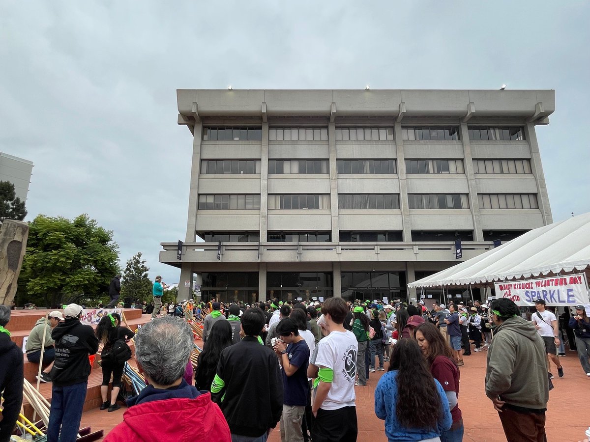Thank you, Little Tokyo’s community members, for letting us join the Little Tokyo Sparkle annual cleanup on May 17! 🧹✨ Little Tokyo Sparkle, also known as Nancy Kikuchi Volunteer Day, honors the late Nancy Kikuchi, a tireless volunteer for many organizations in Little Tokyo.
