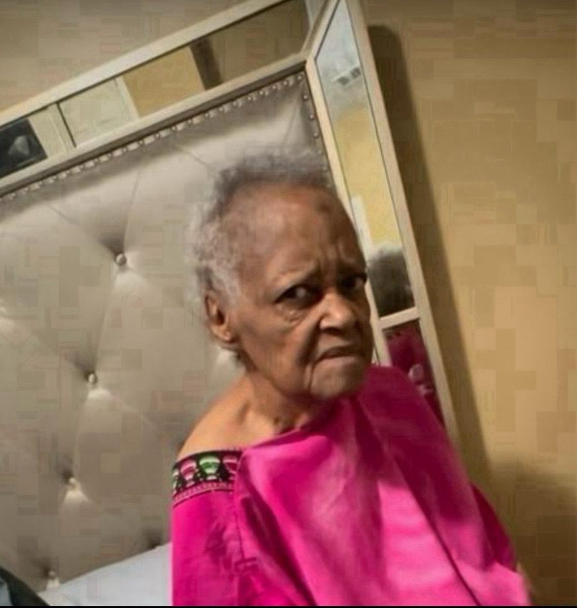 niymoney tweet media