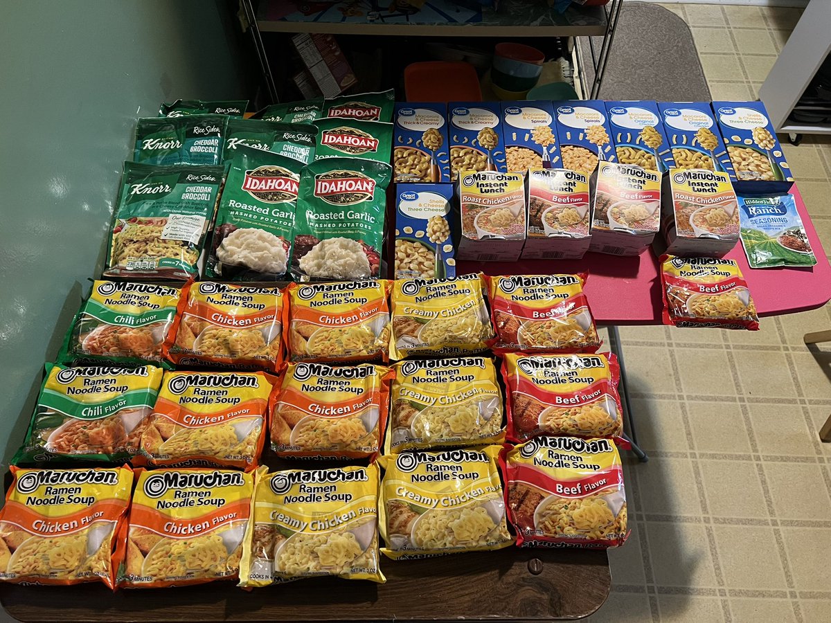 UpstateSCGreek's tweet photo. Just wanted to give an update on the items we collected at our recent mixer. We collected 208 items to a local food bank. https://t.co/KFd8HxGJIO