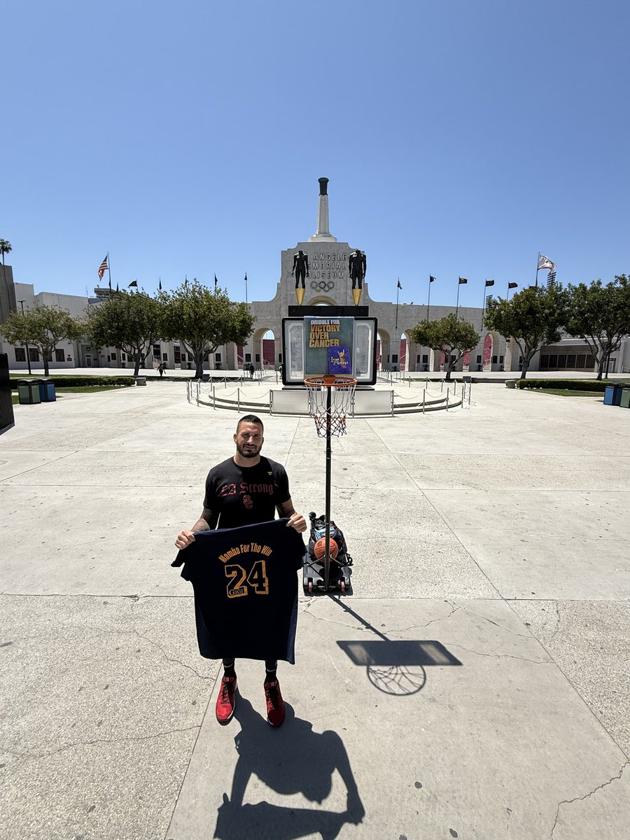 U8Training's tweet photo. DRIBBLING FOR VICTORY OVER CANCER
It’s a honor to be apart this event with Steven Cooper, Dribbling Across America
❤️Love Always❤️
+
Andre Carrera, Strength Coach USC & Author ♾️✏️
Los Angeles Memorial Coliseum https://t.co/0yCZK2FEuN