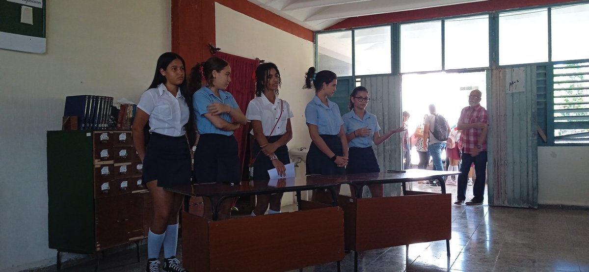 Taller Metodológico sobre corte de profundización en #CabaiguánEduca se convirtió en espacio para socializar las buenas prácticas educativas en el contexto del III Perfeccionamiento.
#SanctiSpíritusEnMarcha
#CubaMined
#MariposaEspirituana
#EnriquezMaiquel