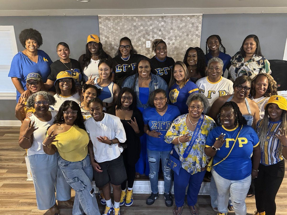 UpstateSCGreek's tweet photo. We had a great time at our recent spring mixer here are some scenes from last week. https://t.co/ao8IvO0sid