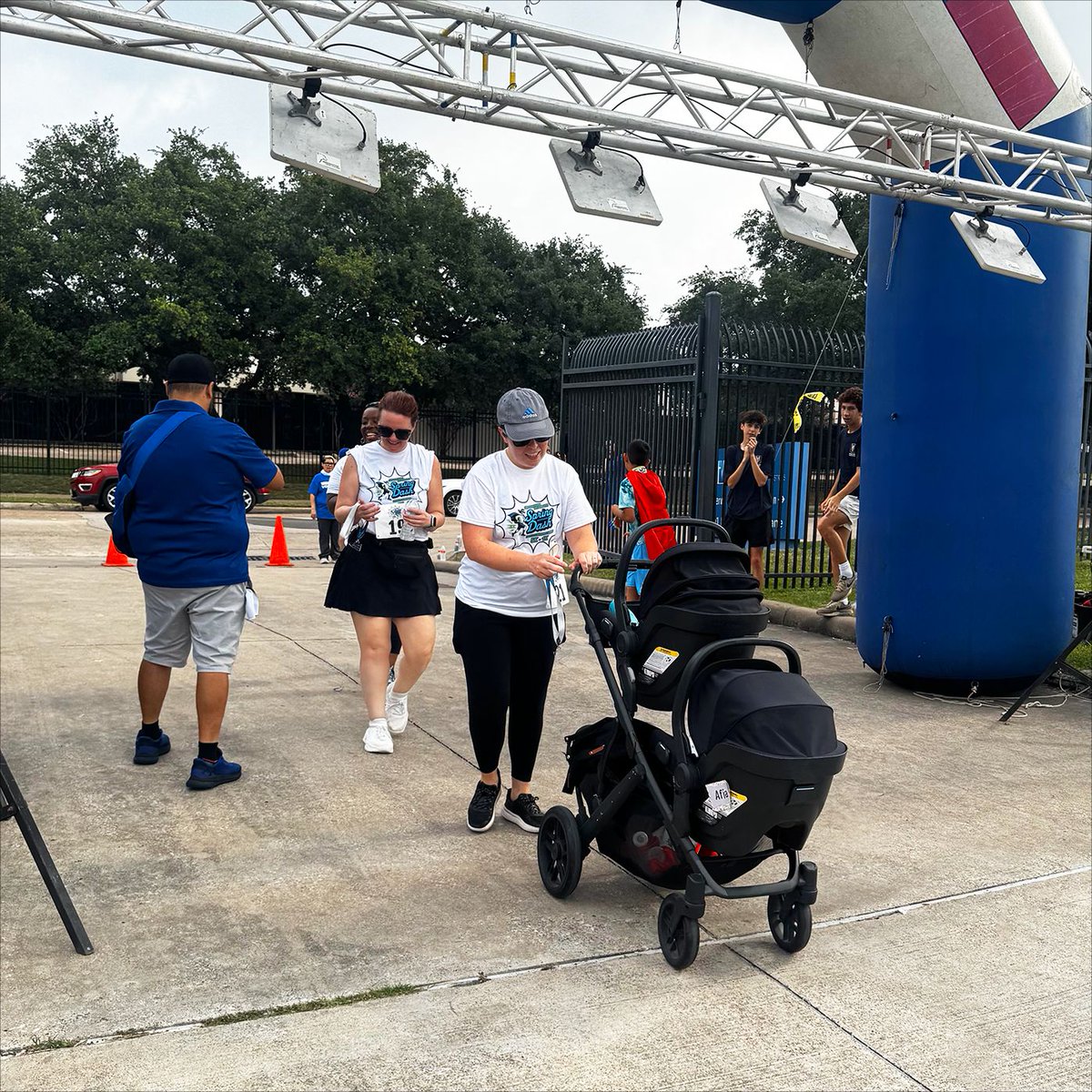 WHAMMinistries's tweet image. Check out all the pictures at:buff.ly/QYznpTh
Check all standings: buff.ly/1TNP0Er 
Stay tuned for more pics throughout the week!

#CrowdRise #RunForACause #CharityRun #FundraiserRun #VirtualRun #5K