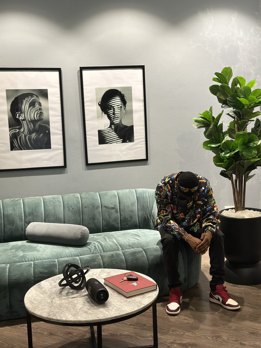 shinex_nbcdmn's tweet photo. Only Money π° Do The Talking, Iβm Allergic To Poverty!!! #newmusic #WHOiBE #Shinexfanmily https://t.co/TNAWGZPDUR