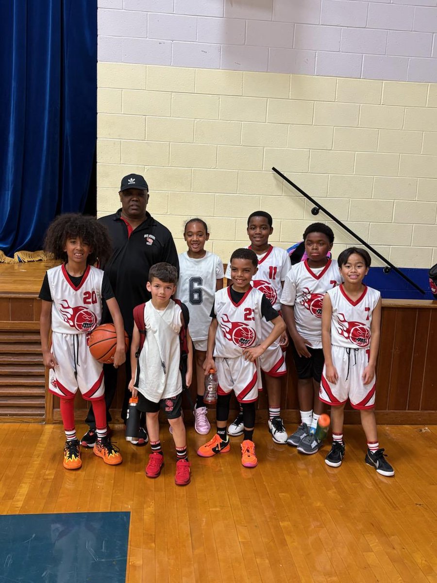 midjerseyheat's tweet photo. 9u/3rd grade. 1st tournament made it to the championship, came up short! Great start! Keep grinding! https://t.co/1i2Pkq8OUS