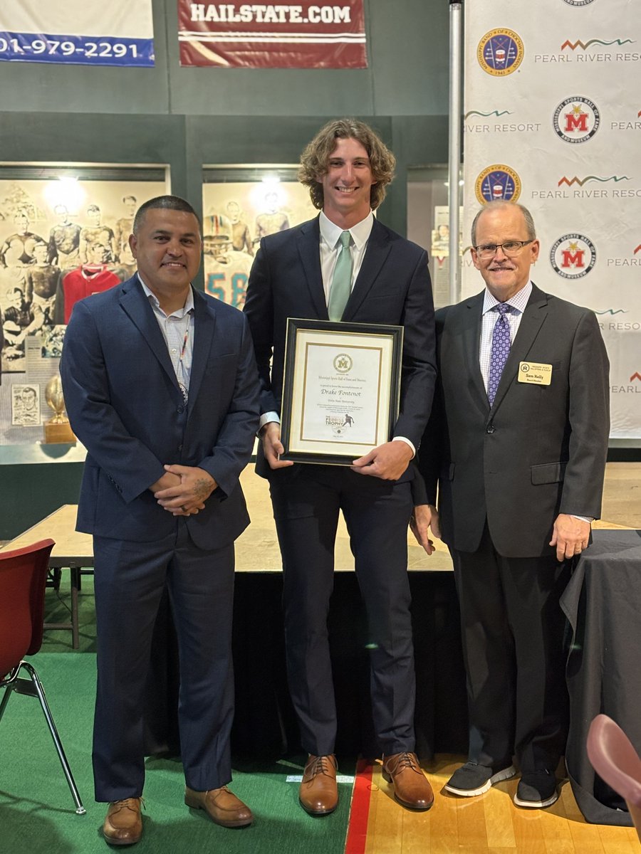 DeltaStateBSB's tweet image. Congratulations to @drake_fontenot on being named a finalist for the 2025 Ferriss Trophy!

#wherechampionsplay | @MsSportsHoF