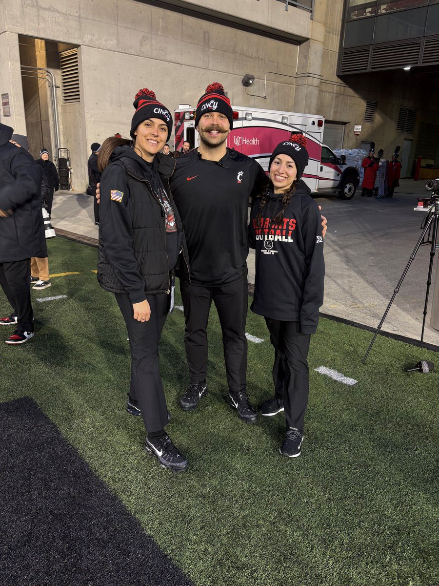 NovaCare (@novacare) on Twitter photo Congratulations to our physical therapists and athletic trainers at the University of Cincinnati for being named the 2025 Big 12 Sports Medicine Staff of the Year.
Read more about this honor here: bit.ly/3GZhT02
<a href="/GoBEARCATS/">Cincinnati Bearcats</a> Congratulations to our physical therapists and athletic trainers at the University of Cincinnati for being named the 2025 Big 12 Sports Medicine Staff of the Year.
Read more about this honor here: bit.ly/3GZhT02
<a href="/GoBEARCATS/">Cincinnati Bearcats</a>