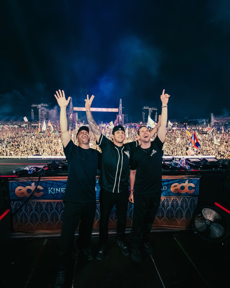 ILLENIUM's tweet photo. EDC THANK YOU!  Amazing weekend ❤️❤️❤️ Shouts to @SlanderOfficial boys for the fire b2b, @haylasings for rocking it all weekend with the debut of our song and everyone else that helped make this one of my favorite sets of the year!  Love you guyssss https://t.co/4HOhsBXtRg