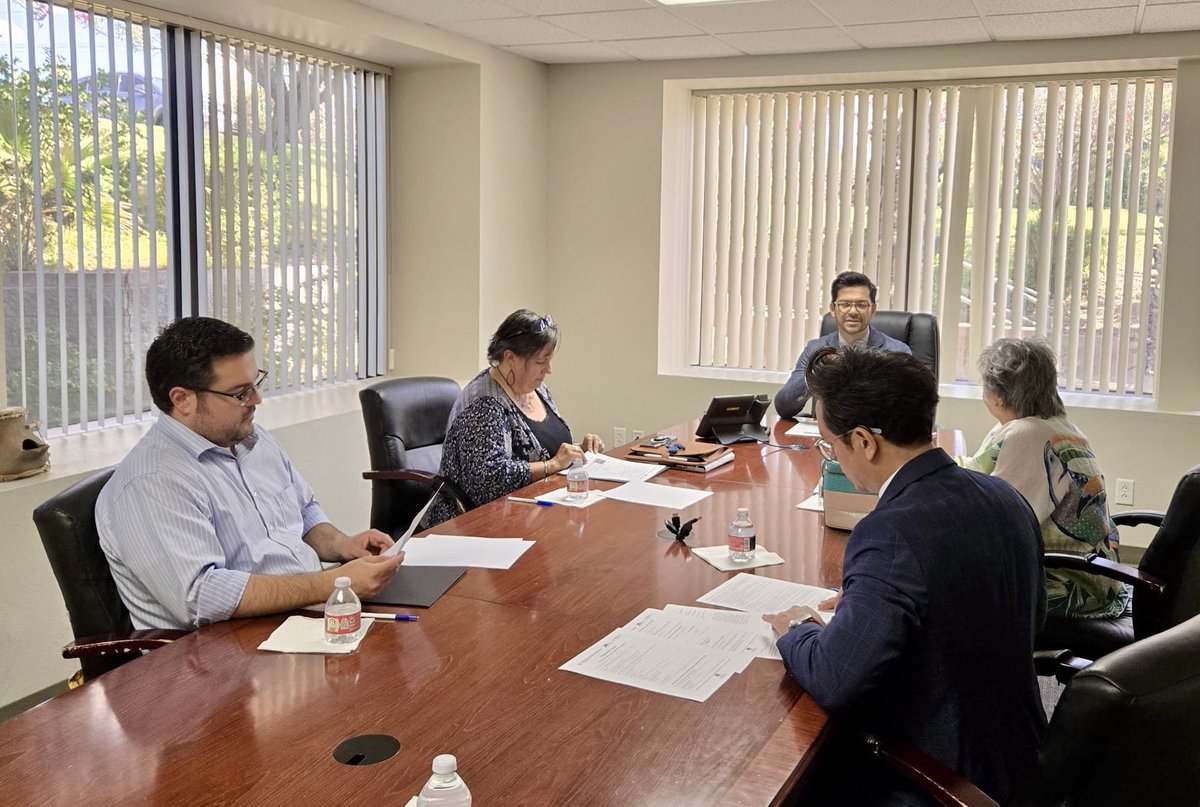 ConsulMexTuc's tweet photo. La Ventanilla de Orientación Educativa tiene como objetivo acercar oportunidades educativas a la comunidad mexicana 🇲🇽 en los condados Pima y Pinal.
Gracias al comité local de #IMEBecas por su dedicación.
Conoce más:
https://t.co/d147gtXHXx
#VOE #EducaciónSinFronteras https://t.co/KsRd5TxjcF