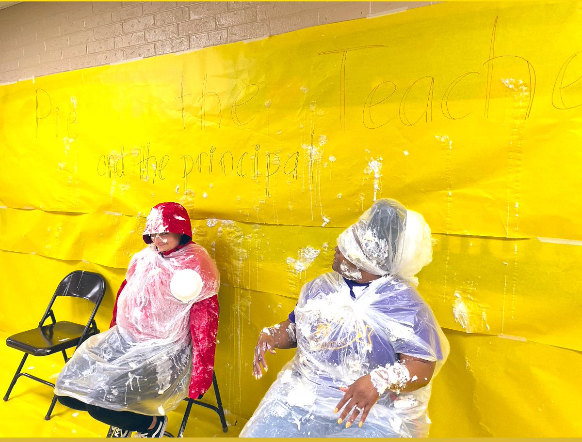 Well today 2nd grade showed a lot of love to Ms. Klima and I. 

I actually got hit in the face 😬😂

The hair and the lashes were definitely protected 💁🏾‍♀️