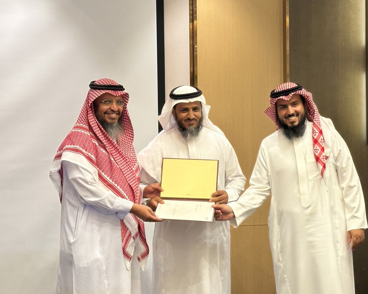 بحمد الله وتوفيقه حصلت على شهادة القيادة الدولية للبرامج الشبابية في المسار المتقدم من معهد ilm البريطاني 
كل الشكر للجهة المشرفة 
 <a href="/SmartExpertises/">الـخـبرات الــذكــيــة</a>
وللجهة المنظمة
 <a href="/ofoq_group/">شركة أفق الابتكار التعليمية</a>